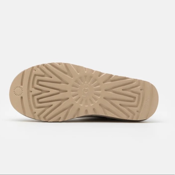 UGG Classic Mini II Metallic - Picture 4 of 10